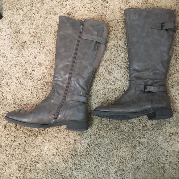 Yuu Shoes Gray Knee High Boots With Inside Zipper Buckles At Ankle